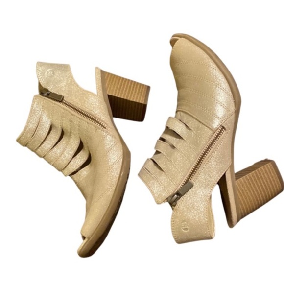 Josef Seibel Shoes - Josef Seibel Bonnie Pearlized Leather Sandal